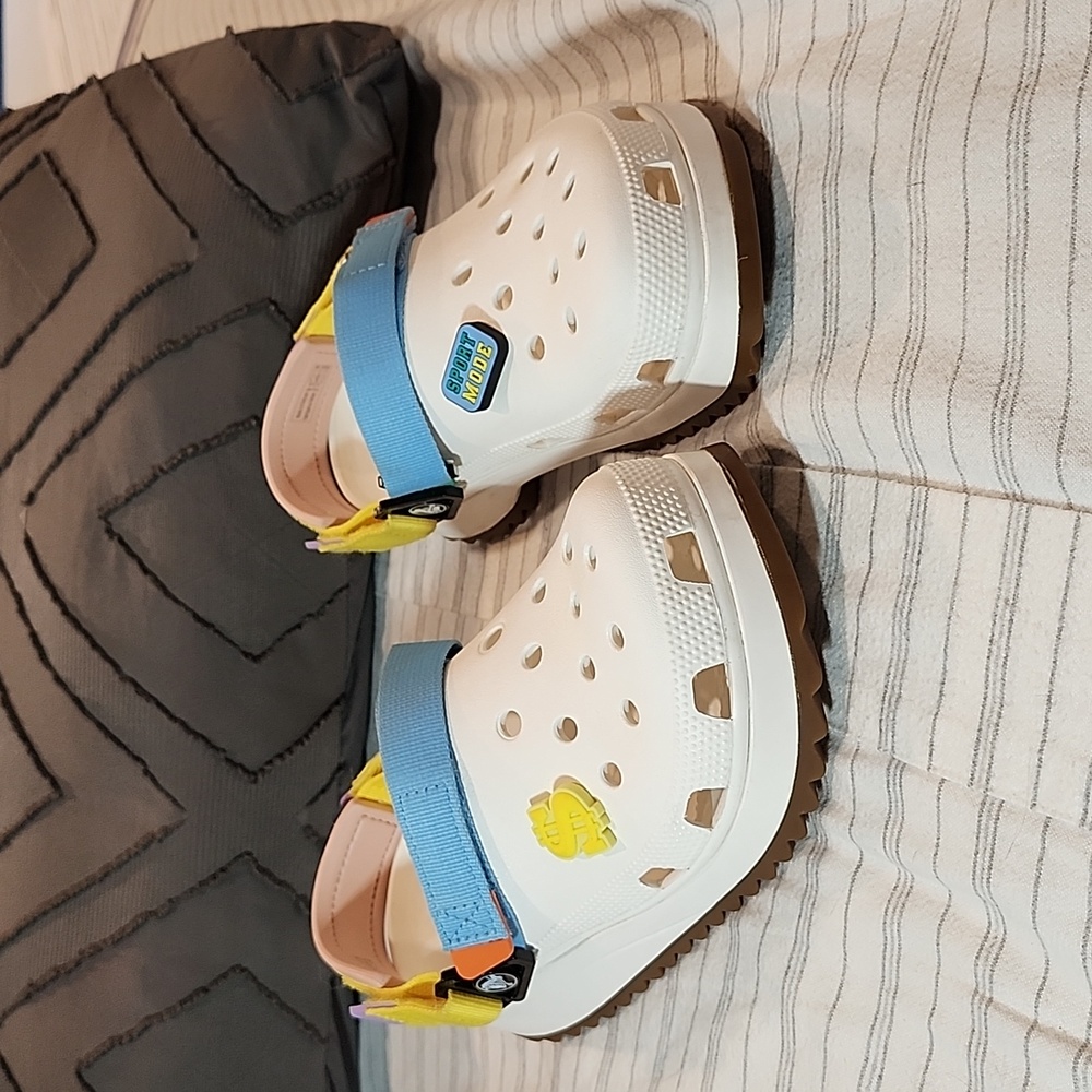 White Womens Platform Crocs, Size 9